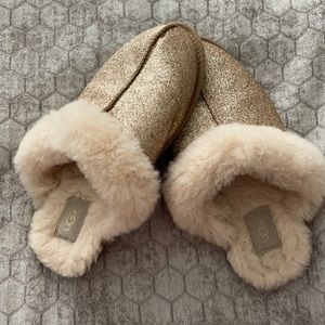 Gold glitter ugg scuffette ll slippers